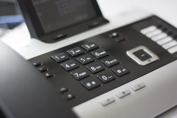 08007613372 – Who Called Me and Why? The Truth About This Sky Phone Number