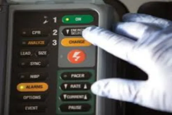 Differences Between LIFEPAK 15, 20e, and CR2 Models